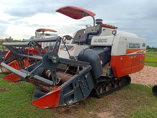 ขายรถเกี่ยวDC70ปี56