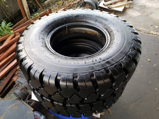 ขายยางลมรถยกโฟล์คลิฟท์ขนาด 825-15