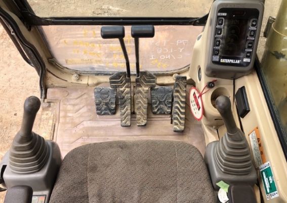 ขายรถขุด CAT 330B ลายหัวกระแทก นำเข้าเองจากญี่ปุ่น สภาพสวยพร้อมใช้ มีVDOการทำงานครับ