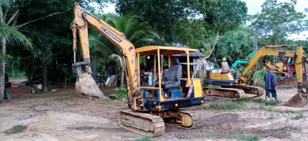 มี VDO ให้ชม.KOMATSU PC30-5 ราคา 150000 มี VDO ให้ชม.KOMATSU PC30-5 ราคา 150000