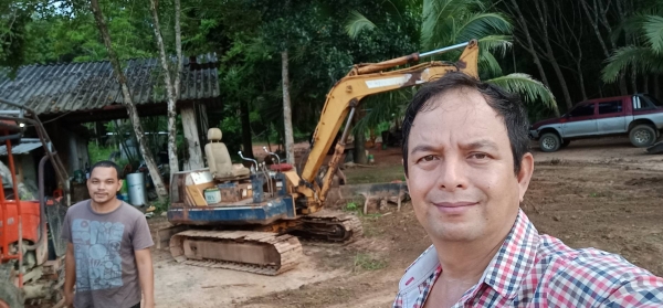 มี VDO ให้ชม.KOMATSU PC40-5 ราคา 200000 มี VDO ให้ชม.KOMATSU PC40-5 ราคา 200000