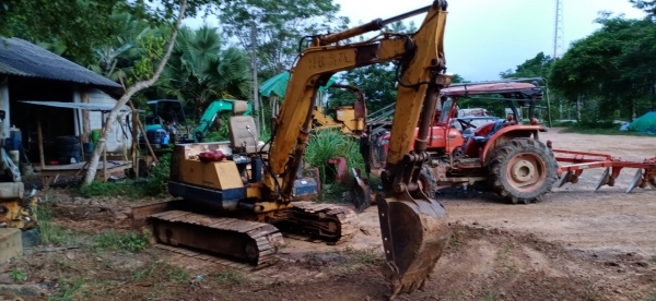 มี VDO ให้ชม.KOMATSU PC40-5 ราคา 200000