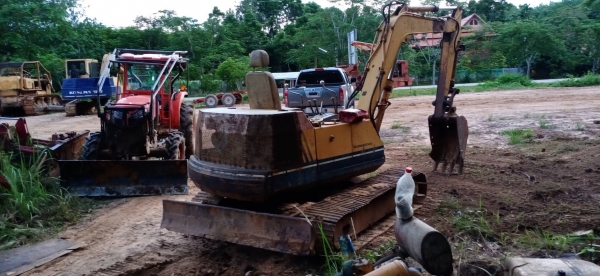 มี VDO ให้ชม.KOMATSU PC40-5 ราคา 200000 มี VDO ให้ชม.KOMATSU PC40-5 ราคา 200000