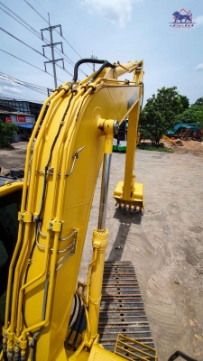 ขายรถแบคโฮ KOMATSU PC130-8 ใช้งานเพียง 5 พันชั่วโมง