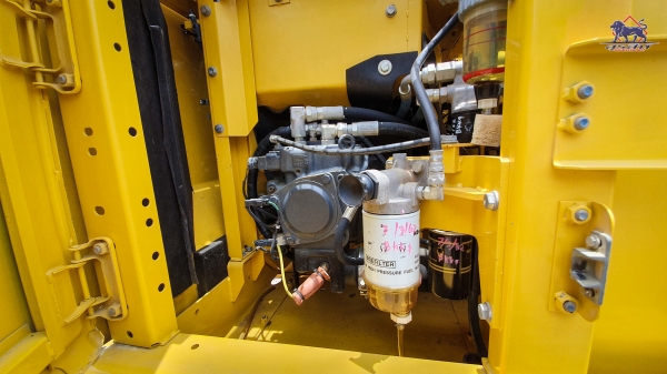 ขายรถแบคโฮ KOMATSU PC130-8 ใช้งานเพียง 5 พันชั่วโมง