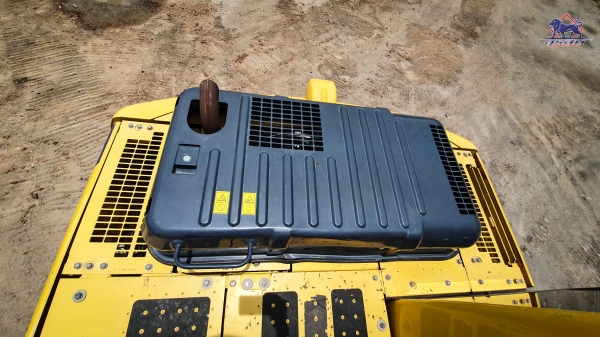 ขายรถแบคโฮ KOMATSU PC130-8 ใช้งานเพียง 5 พันชั่วโมง