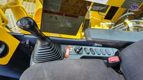 ขายรถแบคโฮ KOMATSU PC130-8 ใช้งานเพียง 5 พันชั่วโมง