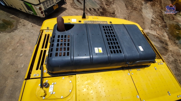ขายรถแบคโฮ KOMATSU PC200LC-8M0 บูมยาว 16 เมตร