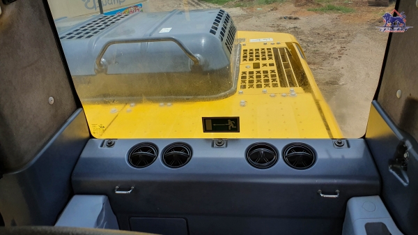 ขายรถแบคโฮ KOMATSU PC200LC-8M0 บูมยาว 16 เมตร