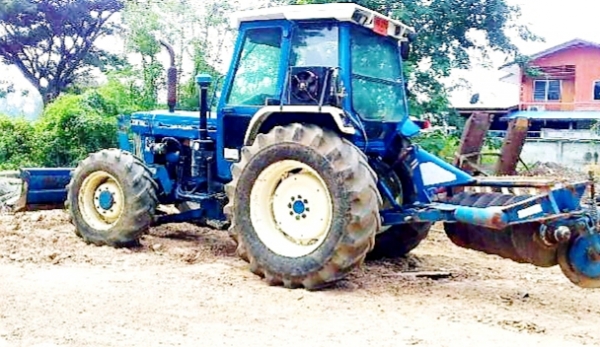 ..ขาย..ราคา 495,000บ< รถไถ 2เพา ฟร์อค 8710 เครืองดีมาก 6สูบ ปั้มดี รถสวยสภาพเดิมใช้งานน้อย,ส่วนมากจอด.ไม่มีงานเลย...ขาย >ราคา 495,000บ< เล่ม,ทะเบียนพร้อมโอน ..ขาย..ราคา 495,000บ< รถไถ 2เพา ฟร์อค 8710 เครืองดีมาก 6สูบ ปั้มดี รถสวยสภาพเดิมใช้งานน้อย,ส่วนมากจอด.ไม่มีงานเลย...ขาย >ราคา 495,000บ< เล่ม,ทะเบียนพร้อมโอน