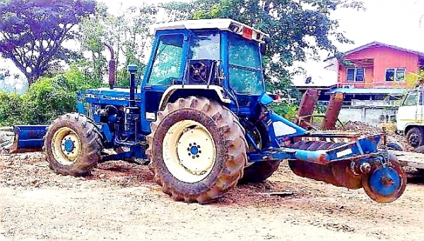 ..ขาย..ราคา 495,000บ< รถไถ 2เพา ฟร์อค 8710 เครืองดีมาก 6สูบ ปั้มดี รถสวยสภาพเดิมใช้งานน้อย,ส่วนมากจอด.ไม่มีงานเลย...ขาย >ราคา 495,000บ< เล่ม,ทะเบียนพร้อมโอน ..ขาย..ราคา 495,000บ< รถไถ 2เพา ฟร์อค 8710 เครืองดีมาก 6สูบ ปั้มดี รถสวยสภาพเดิมใช้งานน้อย,ส่วนมากจอด.ไม่มีงานเลย...ขาย >ราคา 495,000บ< เล่ม,ทะเบียนพร้อมโอน