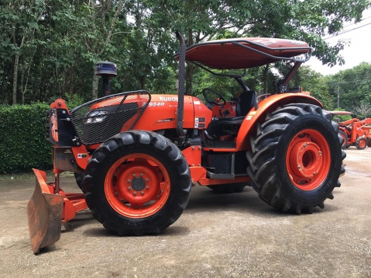 ขายรถไถKubota M9540(4WD)พร้อมใบดันและผานพรวนCMT สีเดิม รถใช้งานน้อย900ชั่วโมง