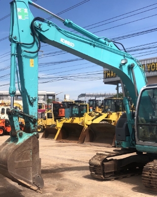 ขายรถขุด KOBELCO SK135SR ลายหัวกระแทก นำเข้าเองจากญี่ปุ่น สภาพสวยพร้อมใช้ มีVDOการทำงานครับ