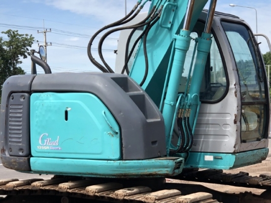 ขายรถขุด KOBELCO SK135SR ลายหัวกระแทก นำเข้าเองจากญี่ปุ่น สภาพสวยพร้อมใช้ มีVDOการทำงานครับ