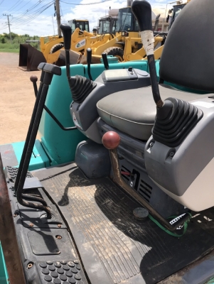 ขายรถขุด KOMATSU PC30-7E ปากคีบ (3,xxx ชั่วโมง) นำเข้าเองจากญี่ปุ่น สภาพพร้อมใช้ มีVDOการทำงานครับ