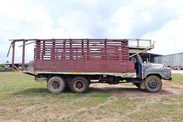 ISUZU 3 เพลา เครื่อง HINO HO7C 180 แรงม้า ISUZU 3 เพลา เครื่อง HINO HO7C 180 แรงม้า