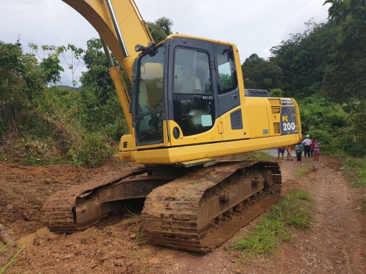 ขายKOMATSU PC200-8 ไมล์12,000 ชม.เอกสารเล่มทะเบียนราคา 1,000,000 ขายKOMATSU PC200-8 ไมล์12,000 ชม.เอกสารเล่มทะเบียนราคา 1,000,000