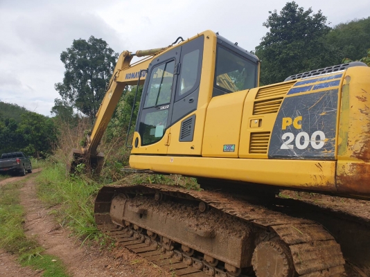 ขายKOMATSU PC200-8 ไมล์12,000 ชม.เอกสารเล่มทะเบียนราคา 1,000,000