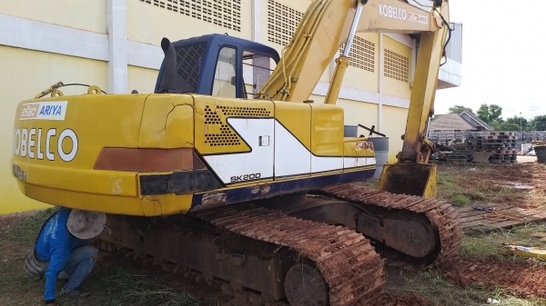 ขายรถแบคโฮ KOBELCO SK200-3 มีทะเบียน
