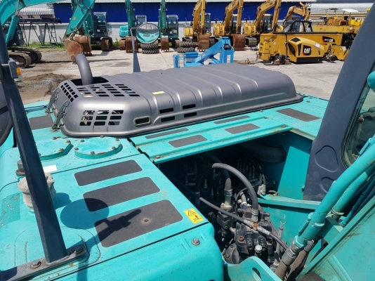 ถึงไทยแล้ว KOBELCO SK200-8#YN12-60071 from JAPAN ปี2011  สวยๆครับ