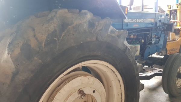 ขายรถไถ FORD 6600 T3 ราคา 245,000 บาท ค่าคอมนอก 5000 บาท ติดต่อ 0861678258 วัตร์