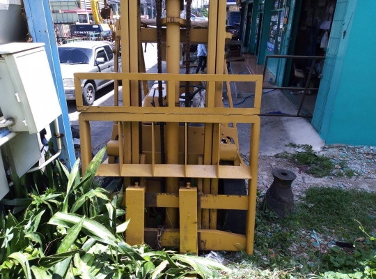 ขายฟอร์ลิฟต์KOMATSU 3.5 ตันเสาสูง4เมตรใช้งานได้ปกติราคา 150,000