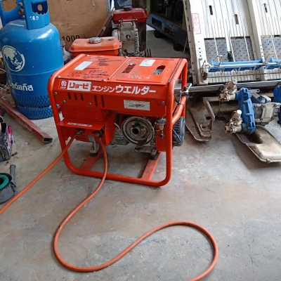 ตู้เชื่อมเครื่องยนต์เบนซินพร้อมใช้สภาพดี