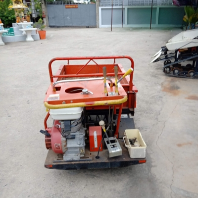 รถบรรทุกแทรคยางเครื่องยนต์เบนซิน