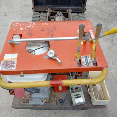 รถบรรทุกแทรคยางเครื่องยนต์เบนซิน