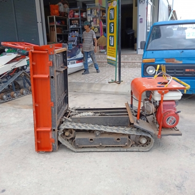 รถบรรทุกแทรคยางเครื่องยนต์เบนซิน