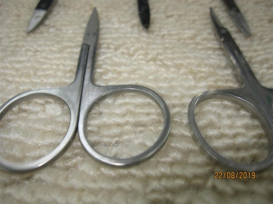 รรไกรเล็ก Stainless คละแบบ สภาพยังดี (ชุด ที่ 3)