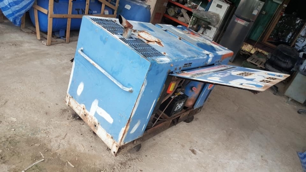 SALE* ราคาถูก ตาแตก!!ขายถูกด่วนๆ เครื่องปั๊มลม *AIR COMPRESSOR AIRMAN -PDS90 เครื่องยนต์ดีเซล