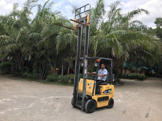 ขายFORKLIFT KOMATSU รุ่นFG09-3(900kg)(เบนซิล) สวยเดิมจากญี่ปุ่น ยังไม่เคยใช้ในไทย 85,000เท่านั้น!!