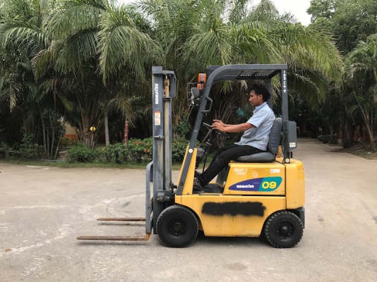 ขายFORKLIFT KOMATSU รุ่นFG09-3(900kg)(เบนซิล) สวยเดิมจากญี่ปุ่น ยังไม่เคยใช้ในไทย 85,000เท่านั้น!!