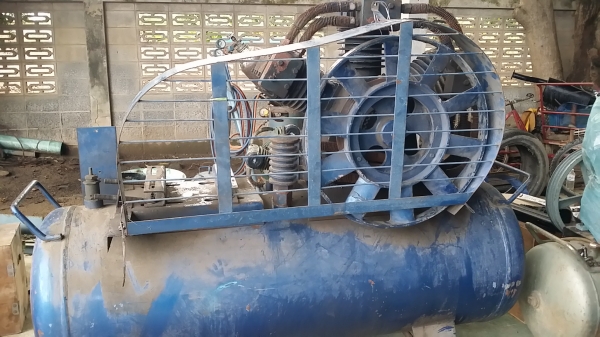 ปั้มลมพูม่า 15แรง ถัง500 ไม่มีมอเตอร์ เหมาะกับท่านที่พอมีวิชาด้านนี้ ปั้มลมพูม่า 15แรง ถัง500 ไม่มีมอเตอร์ เหมาะกับท่านที่พอมีวิชาด้านนี้