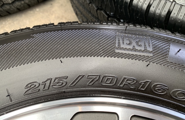 ล้อแม็กป้ายแดง Hyundai H1 ขอบ 16 พร้อมยางป้ายแดง 215-70-16 NEXEN ปี 19 สวยกริ๊บ ยางใหม่ๆ