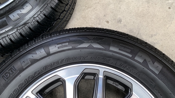 ล้อแม็กป้ายแดง Hyundai H1 ขอบ 16 พร้อมยางป้ายแดง 215-70-16 NEXEN ปี 19 สวยกริ๊บ ยางใหม่ๆ