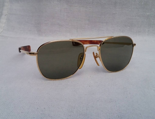 แว่นตา 'เอโอ สกายมาสเตอร์ - ผู้ครองฟ้า' เสืออากาศตัวจ่าฝูง ! งานเก่าปลายทศวรรษที่ 1980's หายากฝุด ๆ สภาพเทพ ! ขนาดมาตรฐาน 137 mm Vintage AO SKYMASTER CLASSIC handmade in USA ตัวแท้ ! จร แว่นตา 'เอโอ สกายมาสเตอร์ - ผู้ครองฟ้า' เสืออากาศตัวจ่าฝูง ! งานเก่าปลายทศวรรษที่ 1980's หายากฝุด ๆ สภาพเทพ ! ขนาดมาตรฐาน 137 mm Vintage AO SKYMASTER CLASSIC handmade in USA ตัวแท้ ! จร