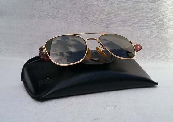 แว่นตา 'เอโอ สกายมาสเตอร์ - ผู้ครองฟ้า' เสืออากาศตัวจ่าฝูง ! งานเก่าปลายทศวรรษที่ 1980's หายากฝุด ๆ สภาพเทพ ! ขนาดมาตรฐาน 137 mm Vintage AO SKYMASTER CLASSIC handmade in USA ตัวแท้ ! จร แว่นตา 'เอโอ สกายมาสเตอร์ - ผู้ครองฟ้า' เสืออากาศตัวจ่าฝูง ! งานเก่าปลายทศวรรษที่ 1980's หายากฝุด ๆ สภาพเทพ ! ขนาดมาตรฐาน 137 mm Vintage AO SKYMASTER CLASSIC handmade in USA ตัวแท้ ! จร