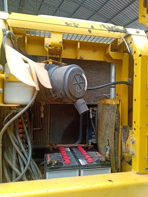 ขายจ้า..KOMATSU PC130-8. เก่าใน สภาพสวย แทรคใหญ่ 9,xxx ชั่วโมง เล่มทะเบียน โทร 089-3818694จ๊อย