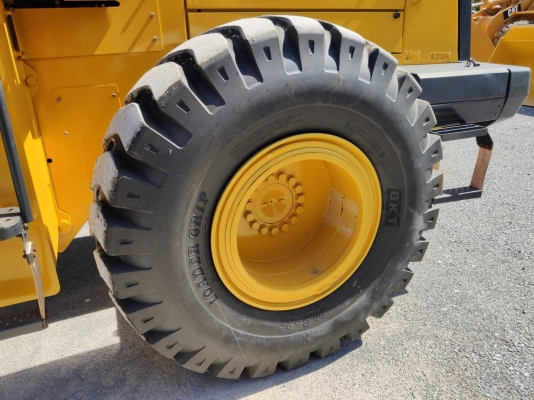 ขาย รถตักล้อยาง TCM L27-3 แขนยาวแท้จากญี่ปุ่น ยางใหม่ 4เส้น ใช้งานยาวๆ รถสวยกริ๊บ โทร.090-986-2521 อ๊อบ