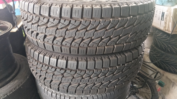 ยาง30  ขอบ15เศษ2เส้น