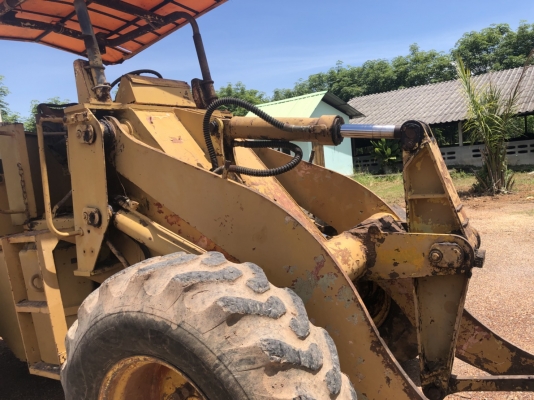 ขายรถตักล้อยาง KOMATSU 510 กรองเดี๋ยว เดิมๆเล่มทะเบียน สนใจโทร 081-970-1072