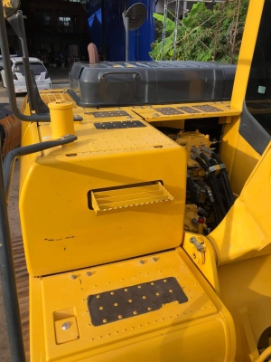 Komatsu 130-8 ใช้งาน4800ช.ม อยู่ในประกัน P.M.7000ช.ม เล่มทะเบียนสภาพเดิมๆ เจ้าของขายเอง..