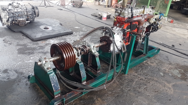 ขายเครื่องยนต์hino eh700 พร้อมแท่น