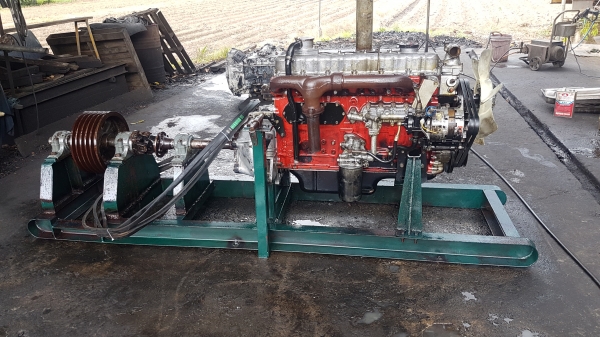 ขายเครื่องยนต์hino eh700 พร้อมแท่น