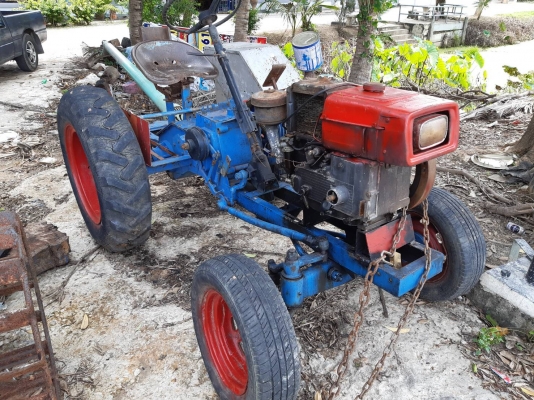 รถไถนั้งขับพร้อมเครื่องแน่นๆพร้อมใช้งานมีเกียใวคับส่งใด้ รถไถนั้งขับพร้อมเครื่องแน่นๆพร้อมใช้งานมีเกียใวคับส่งใด้