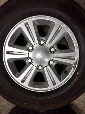 ล้ออีซูซุบูเพาเวอร์ ขอบ15+ยางดันรอป.215/70/15ปี1919 เส้นสีตุ่มชัดๆ โทร0879050181.ส่งได้