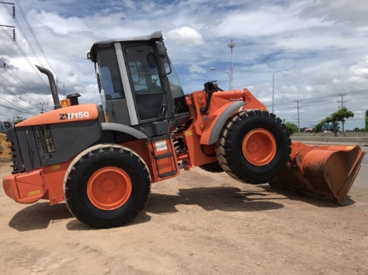 ขายรถตักล้อยาง HITACHI ZW150 (เทียบเท่า WA270-6) ปี 2013 นำเข้าเองจากญี่ปุ่น สวยพร้อมใช้ มีVDOการทำงานครับ