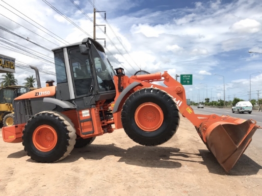 ขายรถตักล้อยาง HITACHI ZW150 (เทียบเท่า WA270-6) ปี 2013 นำเข้าเองจากญี่ปุ่น สวยพร้อมใช้ มีVDOการทำงานครับ